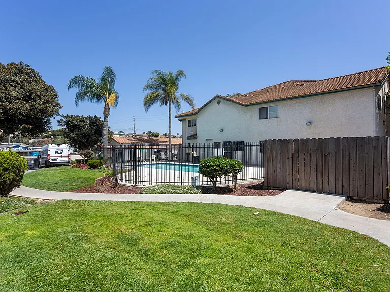 Highland View Apartments — Photo 21