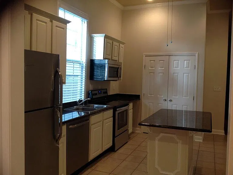 4133 Ulloa St — Photo 3