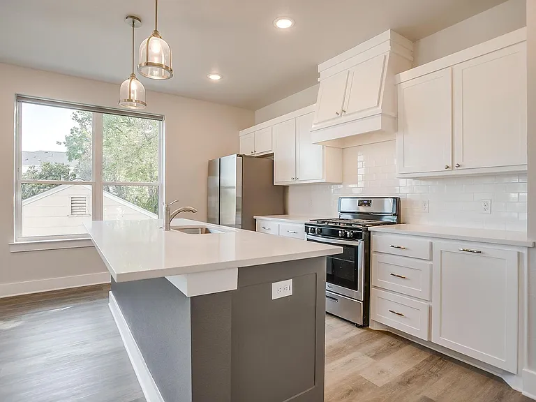 2341 Benbrook Blvd — Photo 12