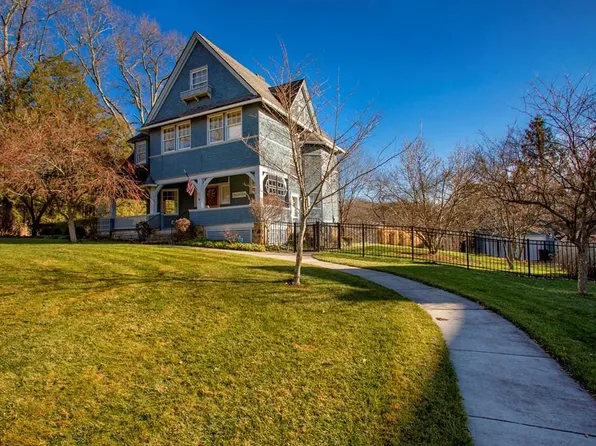 6 Highland Park, Wheeling, WV 26003