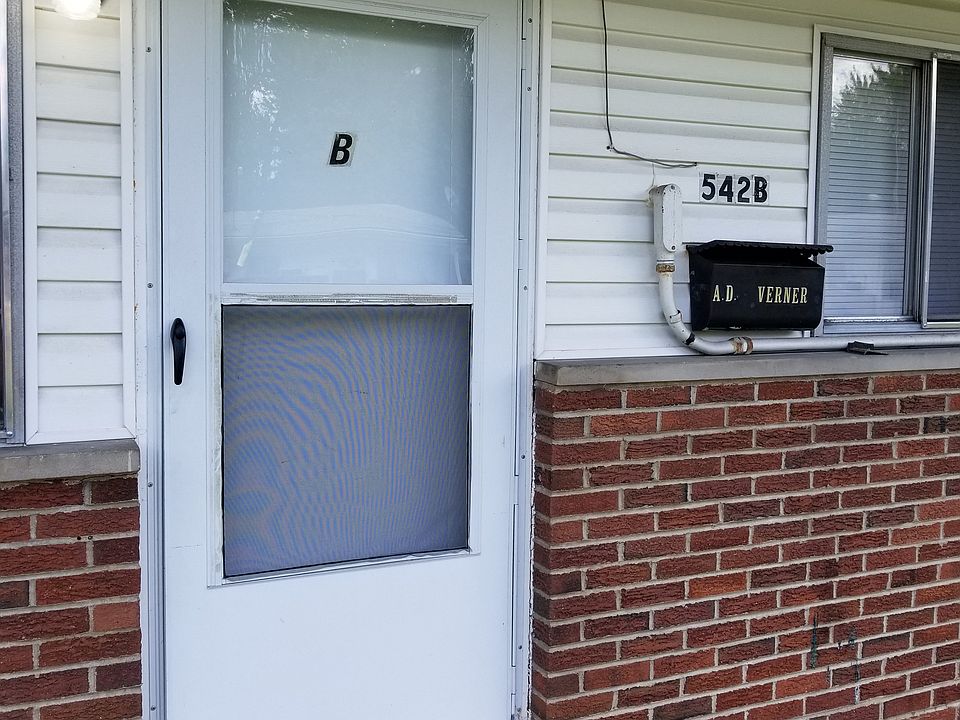 1st image of 532 High Grove Blvd