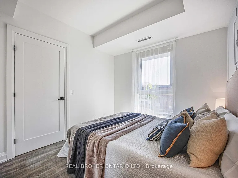 2369 Danforth Ave #210 — Photo 20