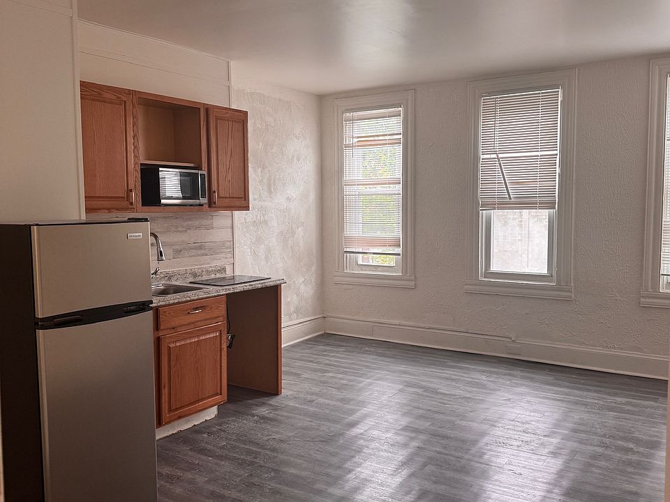 1st image of 711 N Fremont Ave #C