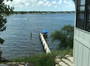 15896 Prospect Point Dr, Spring Lake, MI 49456