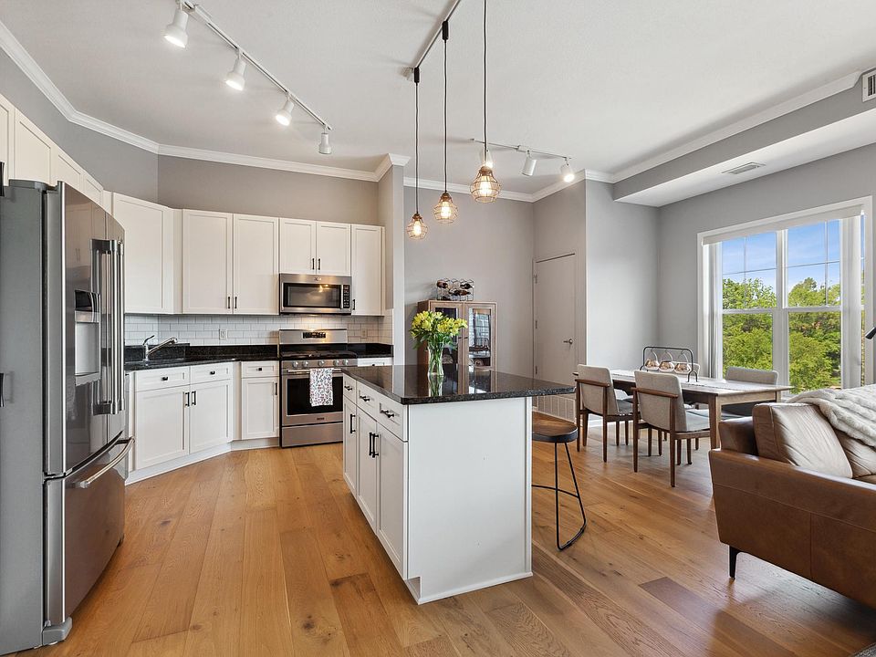 1st image of 1800 Graham Ave Unit 401