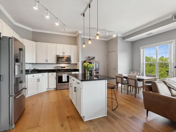 1800 Graham Ave Unit 401, Saint Paul, MN 55116