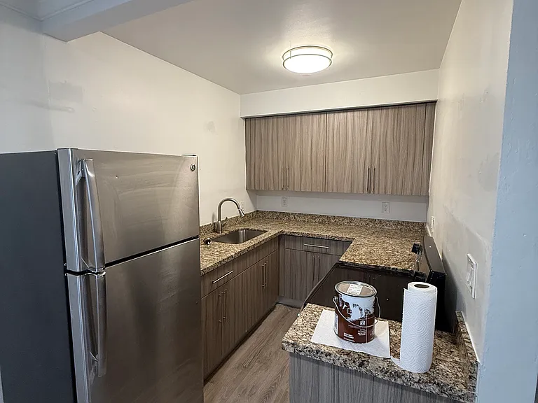 345 85th St #8 — Photo 9
