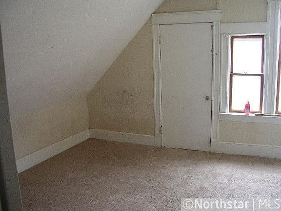 4th image of 3246 Girard Ave N