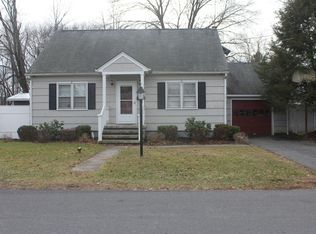 301 Avenue P, Matamoras, PA 18336