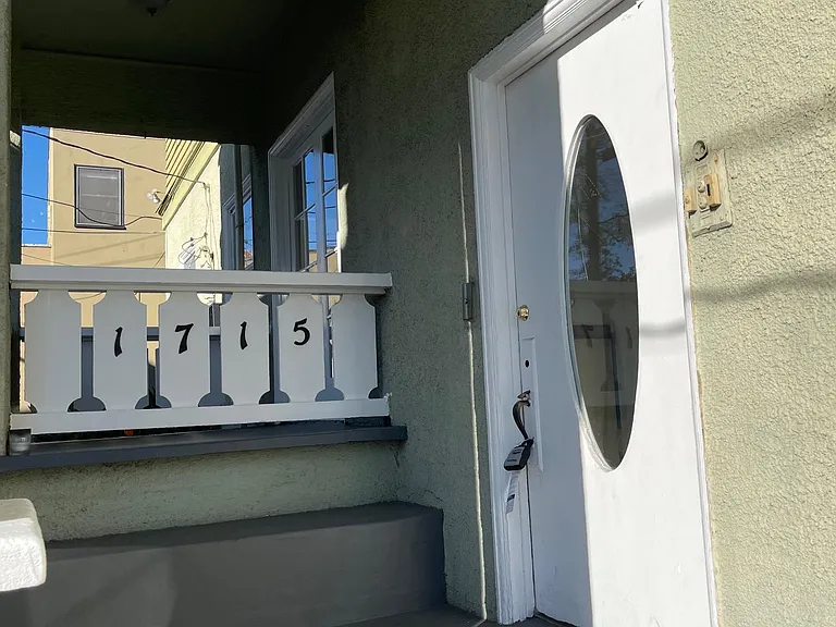 1715 Rodney Dr #1 — Photo 20
