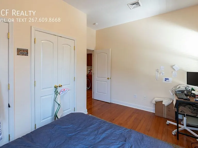 1841 Bainbridge St #1 — Photo 12