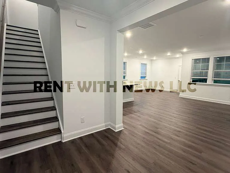 704 Longleaf Grove Ln — Photo 10