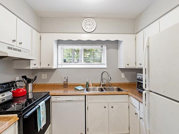 4th image of 712 Godwin Ct