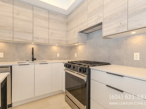 30490 Cardinal Ave #401, Abbotsford, BC V2T 0E4