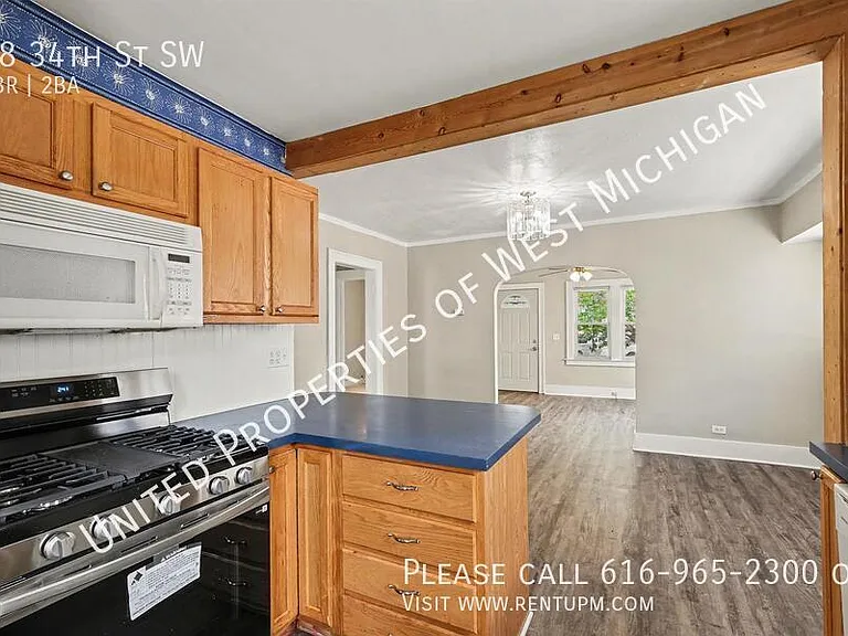28 34th St SW — Photo 6
