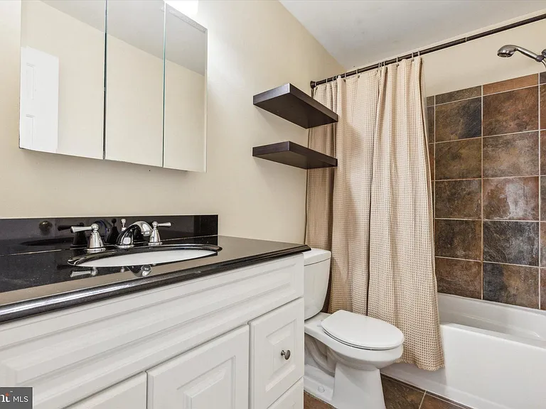 1112 Whitpain Hls — Photo 11
