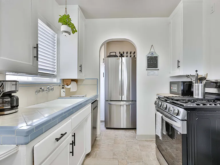 4788 W Mountain View Dr #B — Photo 10