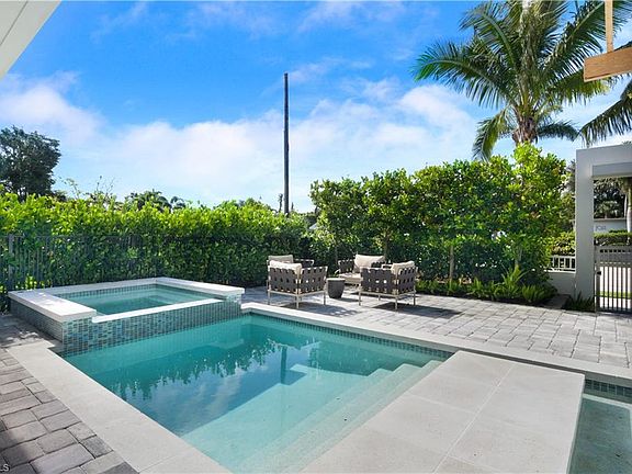 4th image of 365 Banyan Blvd