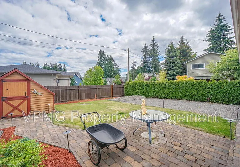 705 NE 94th Ave — Photo 33