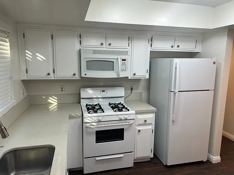 4201 W 5th St #105 — Photo 14