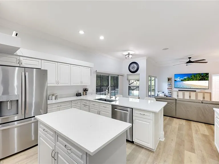7500 Woodland Bend Cir — Photo 12
