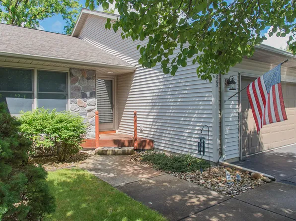 5808 Wood Valley Rd, Kalamazoo, MI 49009