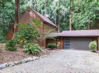 5649 NE Foster Rd, Bainbridge Island, WA 98110