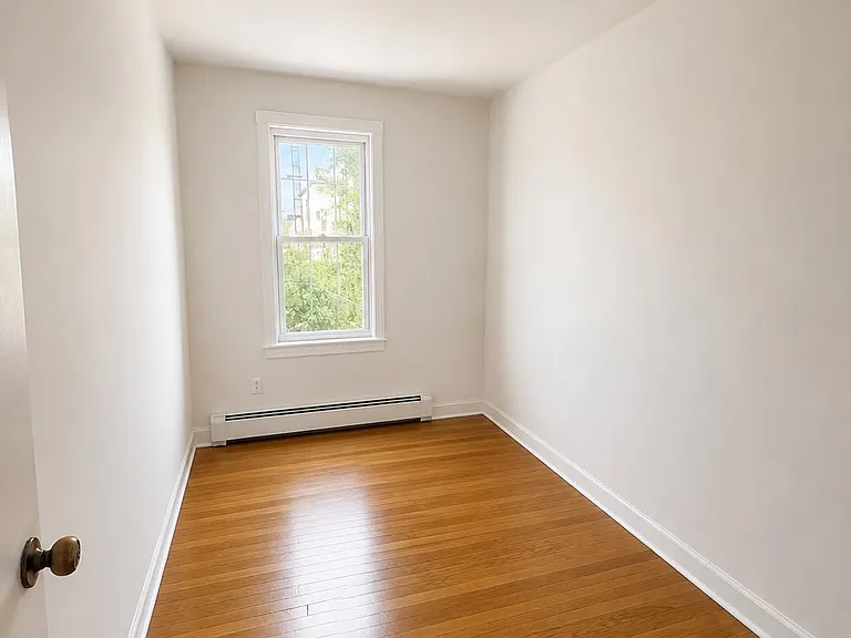 460 Fairview Ave #1 — Photo 2