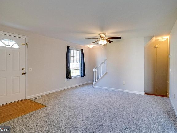 5th image of 37 Fox Run Ct #C