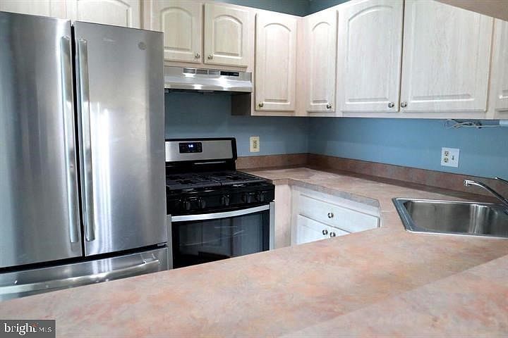 2nd image of 5208 Aberdeen Dr