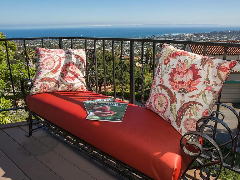 Step out onto the nearly wraparound deck to experience the sweeping scenery up close_an ideal setting for morning coffee, evening cocktails, or unforgettable sunsets.