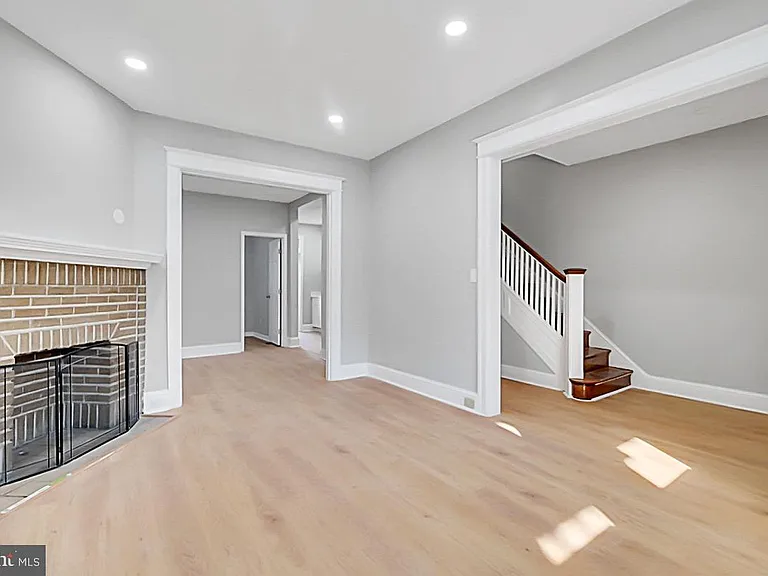 727 Otis Pl NW — Photo 10