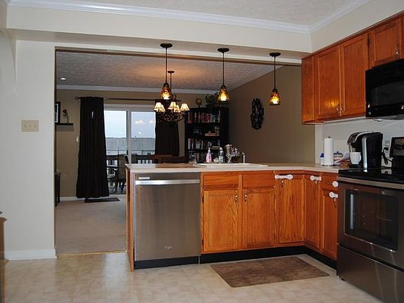 5th image of 829 Sunset Cir