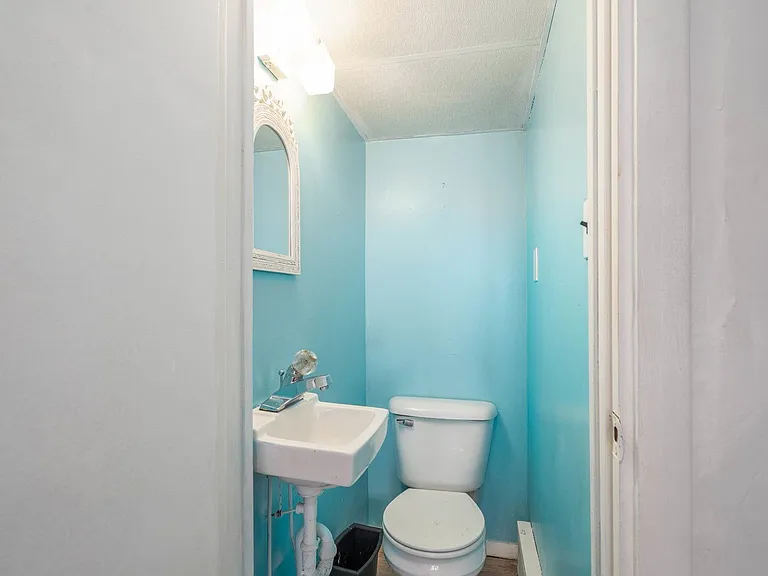 2341 S Woodstock St — Photo 21