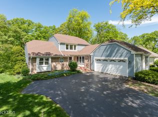 751 Red Oak Dr, Bartlett, IL 60103