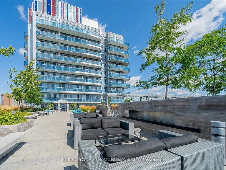 9471 Yonge St #230 — Photo 34