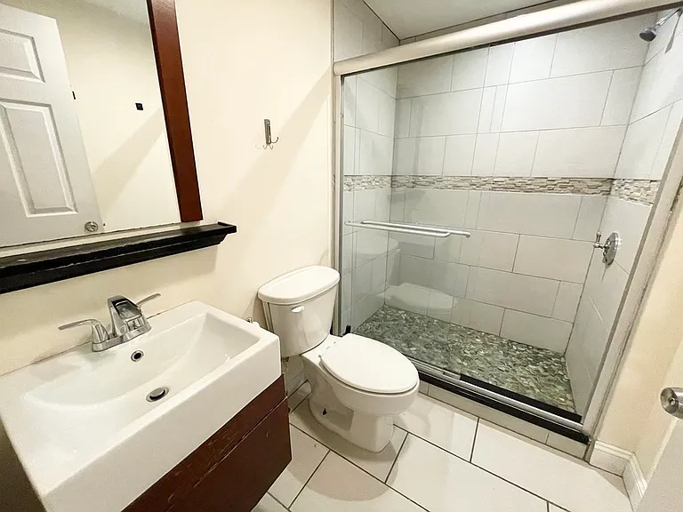 17 Sachem St #2A — Photo 8