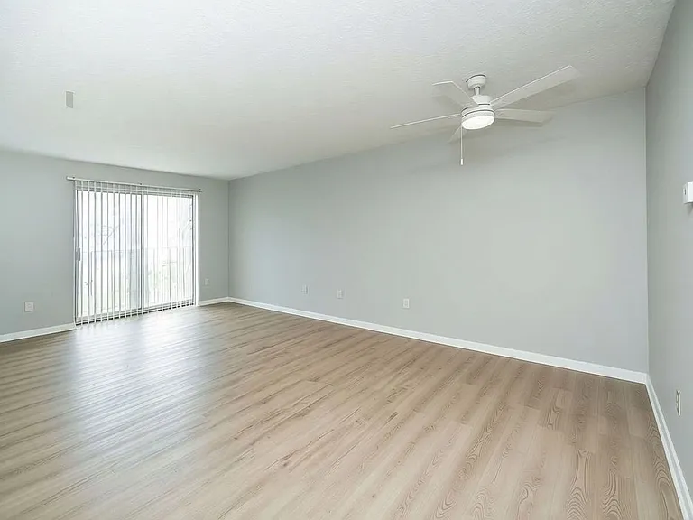 2419 Ohio Ave #8 — Photo 3