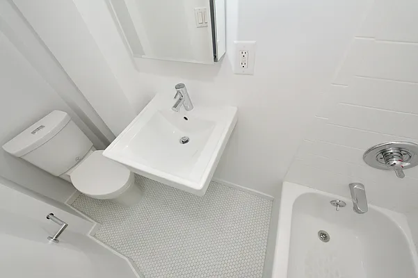 Rented by Aether Property Group | media 14