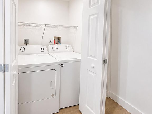 5th image of 2104 Dock St #1