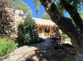 401 Camino De La Placita, Taos, NM 87571