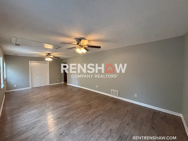 1488 Abernathy Rd — Photo 11
