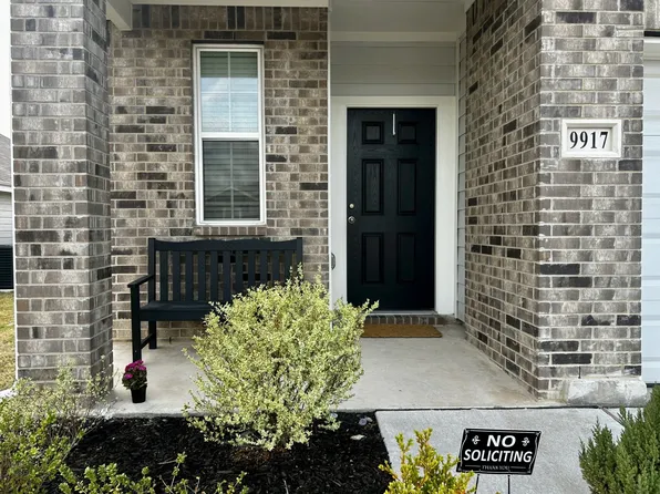 9917 Voyager Ln, Fort Worth, TX 76131