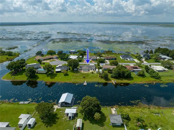 513 Sunshine Dr, Lake Wales, FL 33859