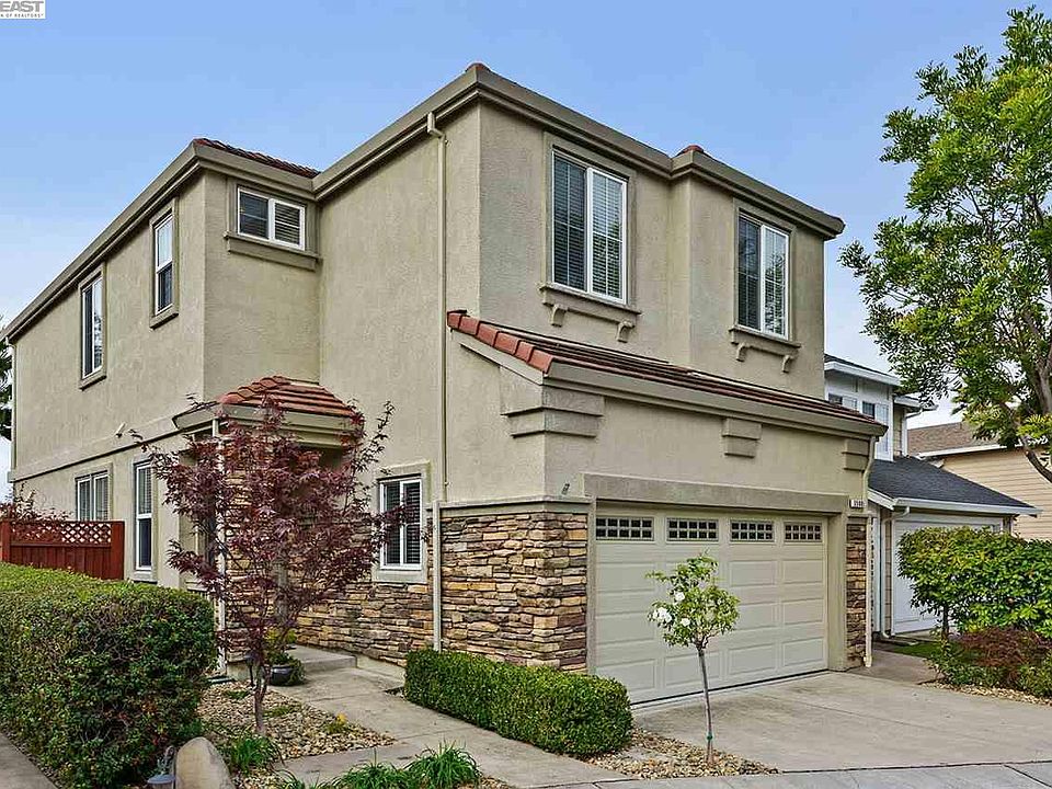 1st image of 3500 Catalina Ave