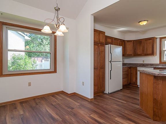 2nd image of 1529/1531 Langley Ln
