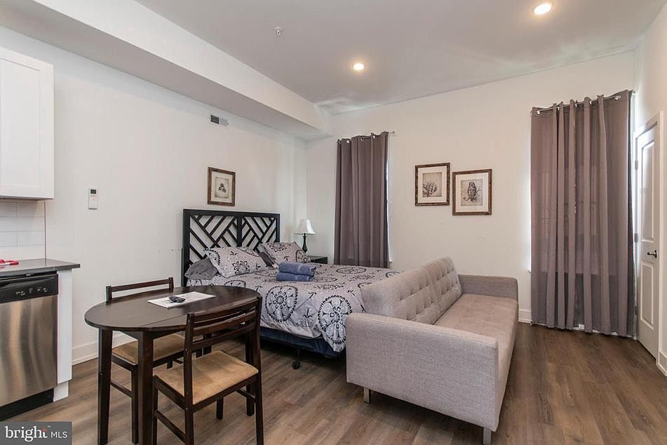 1st image of 2817 W Girard Ave #1F