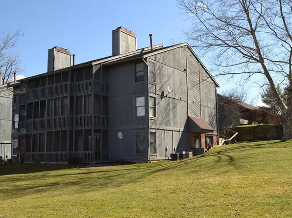247 Portage Lakes Dr #247E, Coventry Township, OH 44319