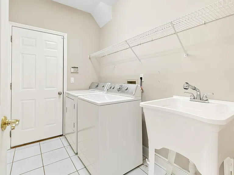 337 S Mill View Way — Photo 44