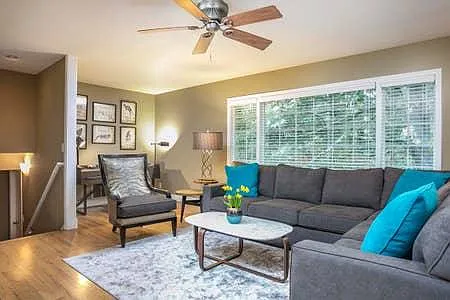 220 Greenridge Dr — Photo 5